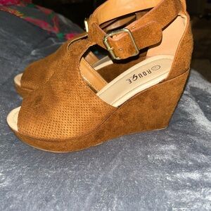 Rouge Helium Women's Tan Wedge Sandals